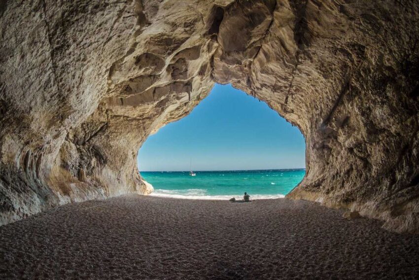 Caves & Corals Expedition