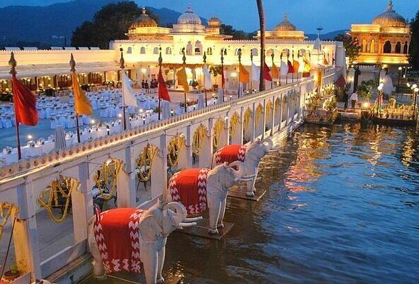 Wanderlust in the Land of Kings